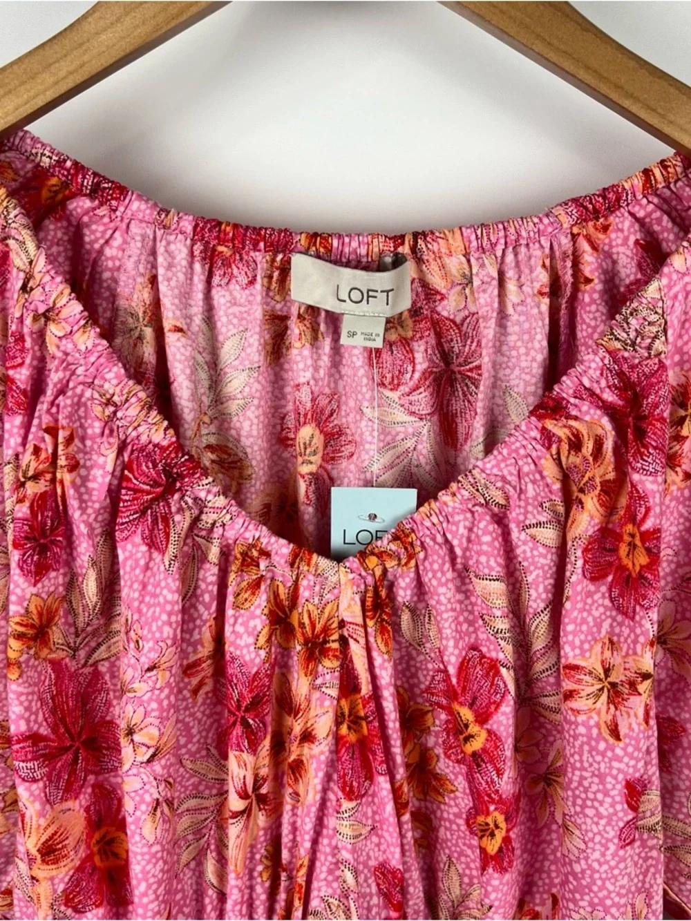 NWT LOFT Lily Gathered Waist Floral Puff Sleeve V-Neck Blouse Pink 2024 Size SP